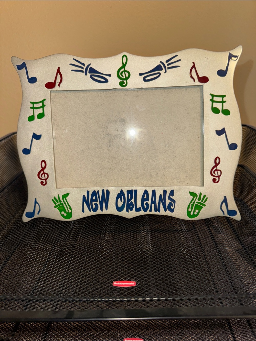 New Orleans Musical Themed metal Photo Frame  holds 4x6 picture gently used